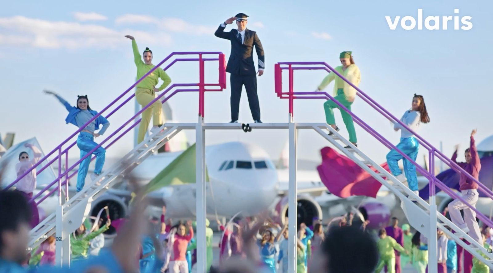 Volaris Aniversario 18-4